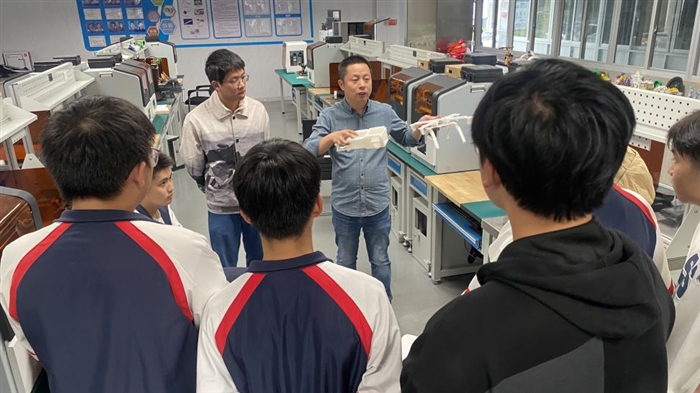 图片2.png 图片2.png